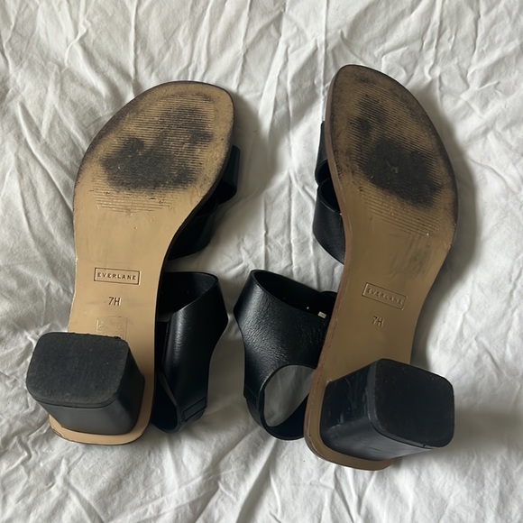 Everlane Italian Leather Buckle Heel - Picture 5 of 5